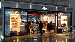 南京南站迪士尼Disney玩具专卖店展示柜