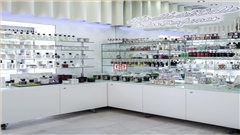 西班牙香水化妆品展柜定制中强展柜